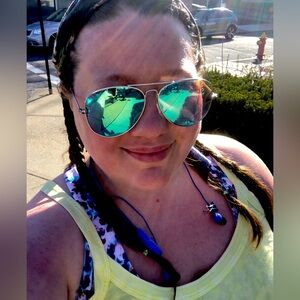 Sunglasses 🕶 for sale! Gently worn!